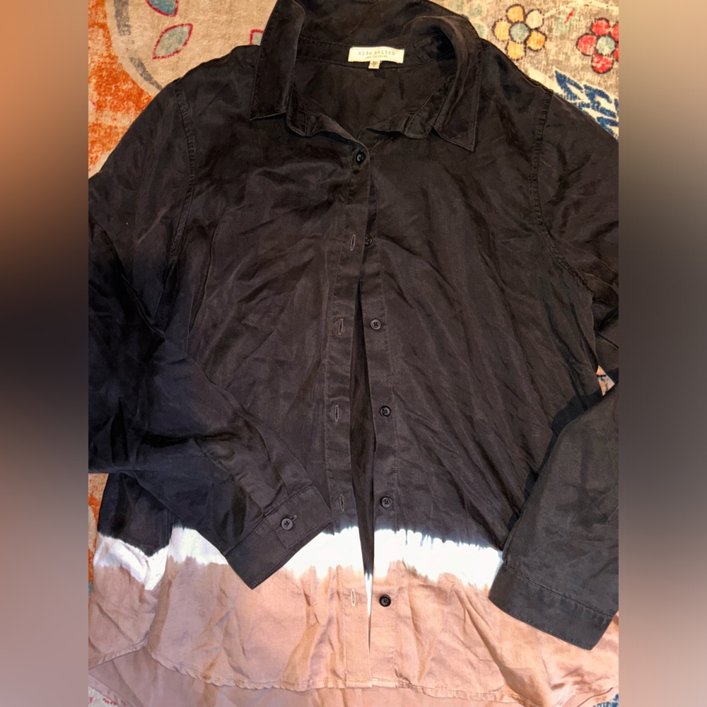 Side Stitch Button Down Top - Picture 2 of 4